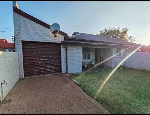 2 BEDROOM HOUSE FOR SALE IN ERMELO